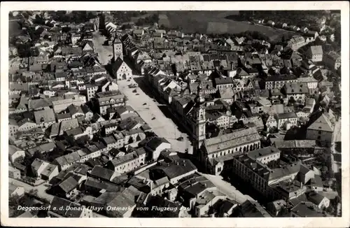 Ak Deggendorf im Bayerischen Wald Niederbayern, Luftbild der Stadt