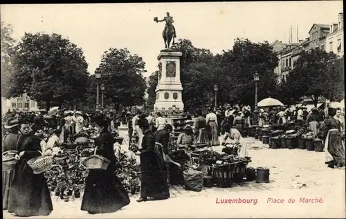 Ak Luxemburg, Marktplatz, Kaufleute, Denkmal