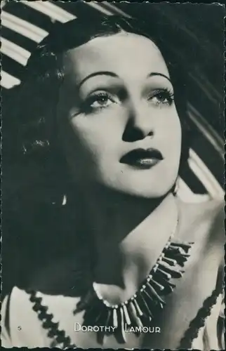 Ak Schauspielerin Dorothy Lamour, Portrait