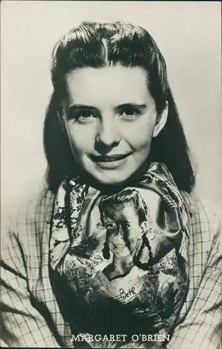 Ak Schauspielerin Margaret O' Brien, Portrait, Schal