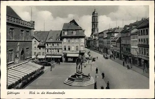 Ak Göttingen in Niedersachsen, Weenderstraße, Denkmal, Kirchturm, Passanten