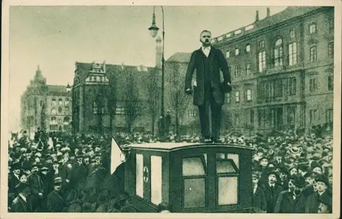 Ak Berlin, 100 Jahre Deutsche Arbeiterbewegung, Massendemonstration am 09. November 1918