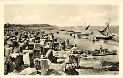 Ak Ostseebad Ahlbeck Heringsdorf auf Usedom, Strand, Segelboote