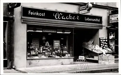 Foto Deggendorf Niederbayern, Feinkostgeschäft Wacker, Lebensmittel, Schaufenster