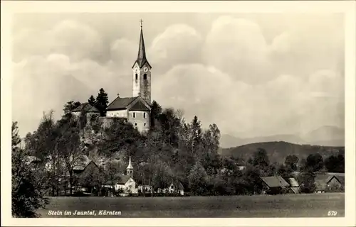 Ak Stein im Jauntal Kärnten, Blick auf Zwei Kirchen vom Feld aus