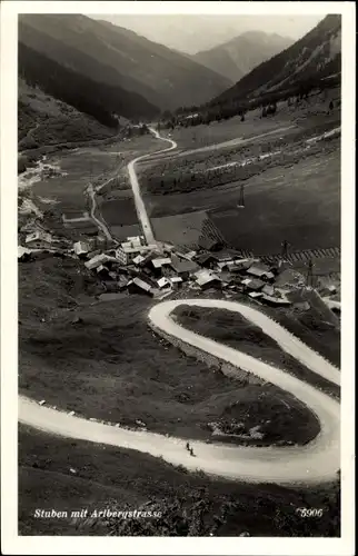 Ak Stuben am Arlberg Vorarlberg, Blick auf die Arlbergstraße