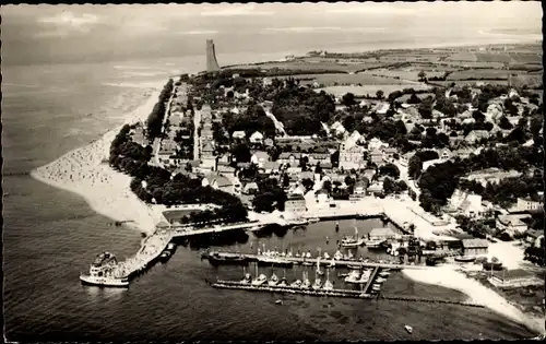 Ak Ostseebad Laboe, Hafen, Marine-Ehrenmal, Fliegeraufnahme