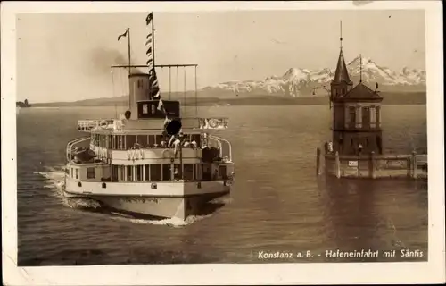 Ak Konstanz am Bodensee, Hafeneinfahrt mit Säntis, Dampfer