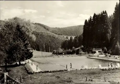 Ak Lauscha in Thüringen, Schwimmbad, Badegäste