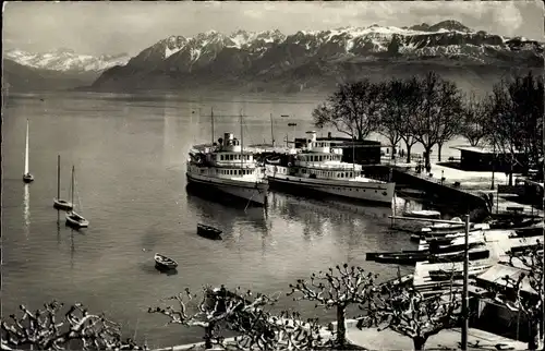 Ak Ouchy Lausanne Kanton Waadt, Le Debarcadere und die Savoyer Alpen, Ufer mit Schiffen