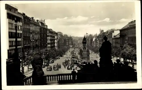 Ak Praha Prag Tschechien, belebte Straße, Denkmal