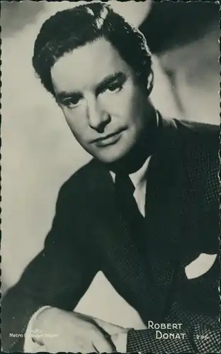 Ak Schauspieler Robert Donat, Portrait, Metro Goldwyn Mayer