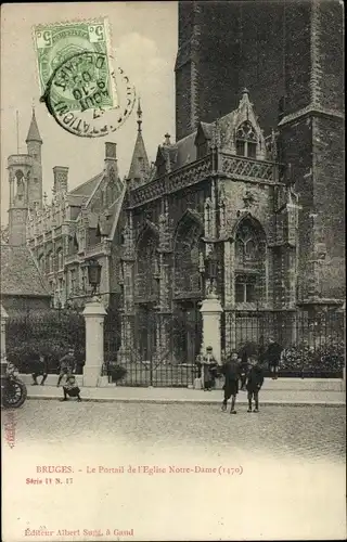 Ak Brügge Gironde, Das Portal der Frauenkirche