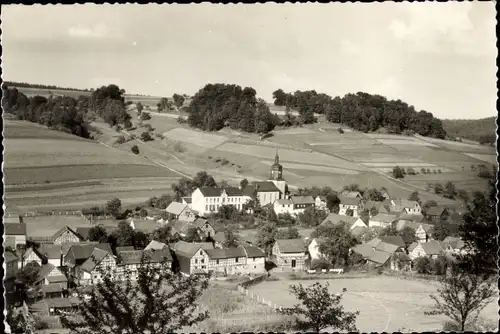 Ak Eineborn in Thüringen, Gesamtansicht, Kirche