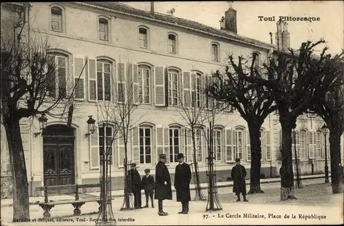 Ak Toul Nord, Militärkreis, Platz der Republik