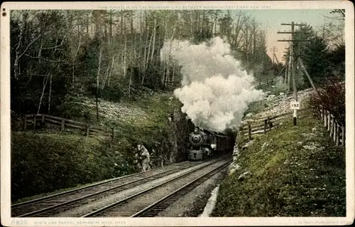 Ak Massachusetts USA, State Line Tunnel in Berkshire Hills