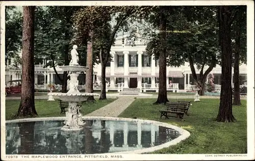 Ak Pittsfield Massachusetts USA, Der Maplewood-Eingang