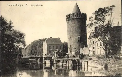 Ak Brandenburg an der Havel, Steintorbrücke, Turm, Häuser