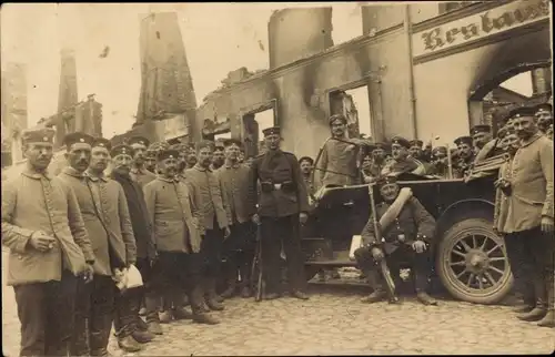 Foto Ak Kaliningrad Königsberg Ostpreußen, Eisenbahn Regiment 1, Deutsche Soldaten in Uniformen