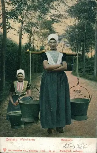 Ak Walcheren Zeeland, Milchfrauen in Trachten