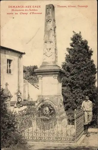 Ak Demange aux Eaux Meuse, Denkmal für die Soldaten, die in Fields of Honor starben