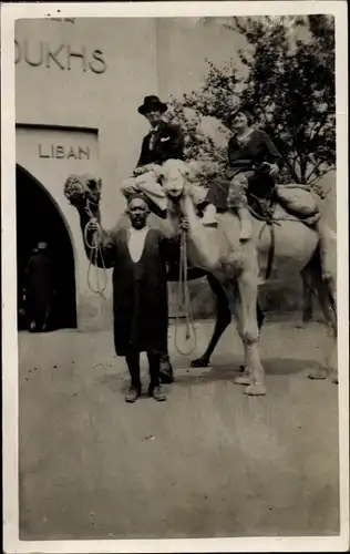 Foto Afrika, Urlauber auf Kamelen reitend, Araber