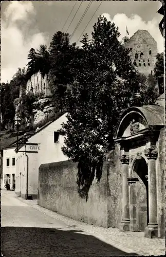 Ak Larochette Fels Luxembourg, Eingang des Herrenhauses