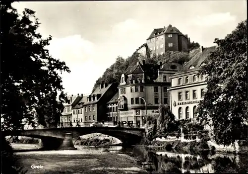 Ak Greiz in Thüringen, Brücke, Kreissparkasse, Konsum Gaststätte