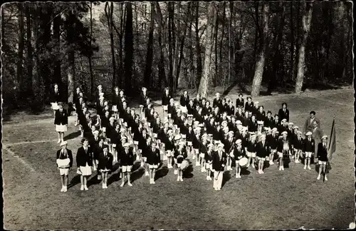 Ak Creil-Oise, Fifes and Drums, Mohnblumen