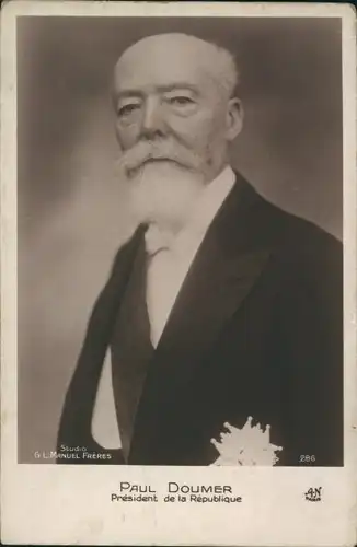 Ak Französischer Präsident Paul Doumer, Portrait, Orden