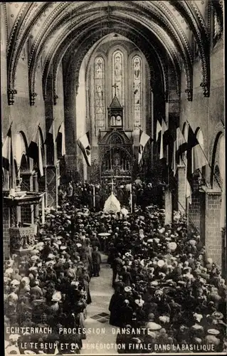 Ak Echternach Luxemburg, Tanzprozession, Die Kirche