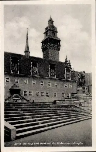 Ak Zeitz im Burgenlandkreis, Rathaus, Denkmal der Widerstandskämpfer