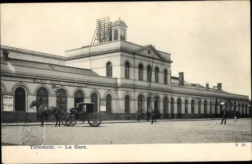 Ak Tirlemont Flämisch-Brabant Flandern, Bahnhof, Kutsche