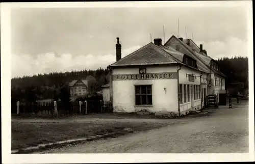 Ak Moldava Moldau im Erzgebirge Reg. Aussig, Krusne Hory, Hotel Hranice, Vzlet