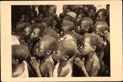 Ak Französisch Kongo, afrikanische christliche Kinder beim Gebet