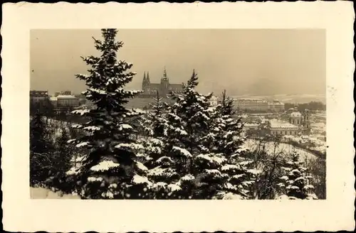 Ak Praha Prag Tschechien, Totalansicht, Burg, Tannenbäume