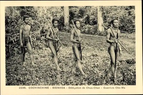 Ak Bienhoa Cochinchina Vietnam, Chua Chan Delegation, Cho Ma Warriors, Vietnamesen mit Waffen