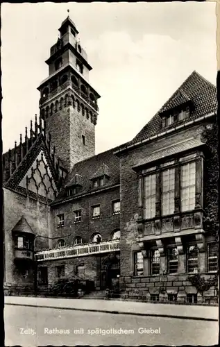 Ak Zeitz im Burgenlandkreis, Rathaus mit spätgotischem Giebel