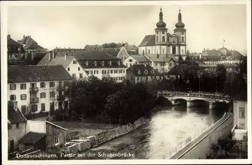 Ak Donaueschingen im Schwarzwald, Schützenbrücke, Kirche