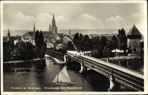 Ak Konstanz am Bodensee, Rheinbrücke und Rheintorturm, Segelboot