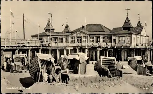 Ak Ostseebad Ahlbeck Heringsdorf auf Usedom, Seebrücke, Strand