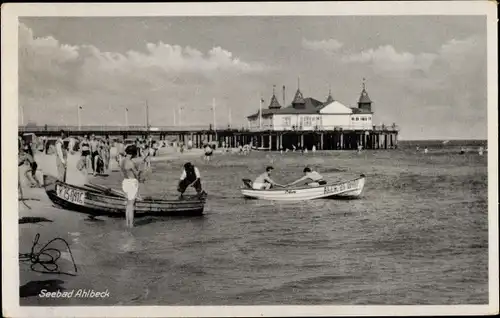 Ak Ostseebad Ahlbeck Heringsdorf auf Usedom, Seebrücke, Boote, Strand