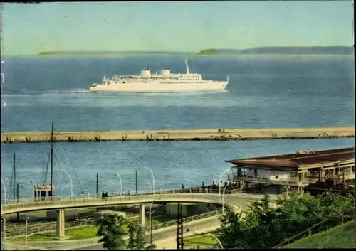 Ak Sassnitz auf Rügen, Fährschiff MS Saßnitz, Mole, Fährbahnhof