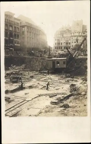 Foto Ak Leipzig in Sachsen, Marktplatz, Baustelle, Bagger