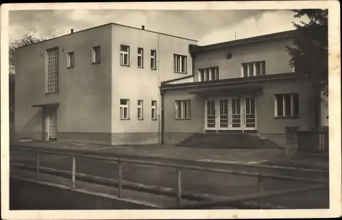 Ak Milovice nad Labem Milowitz Mittelböhmen, Truppenübungsplatz, Gebäude