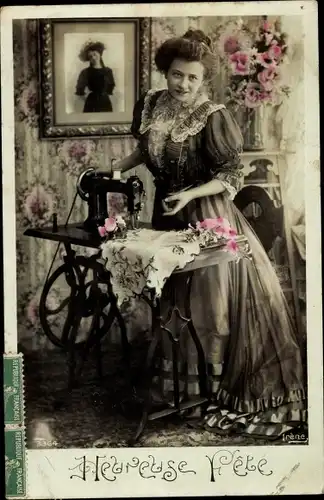 Ak Glückwunsch Geburtstag, Frau mit Nähmaschine