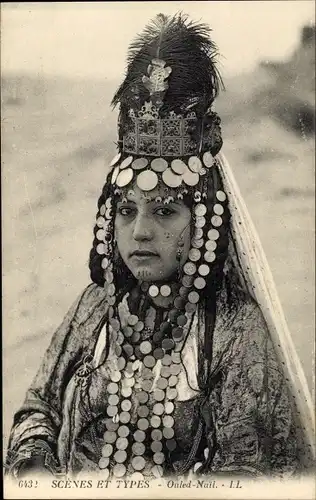Ak Algerien, Scènes et Types, Ouled Nail, Frau in traditioneller Kleidung