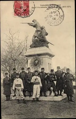 Ak Thouars Deux Sèvres, Monument eleve a la memoire des Combattants