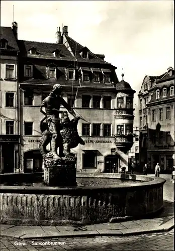 Ak Gera in Thüringen, Simsonbrunnen, Stadt-Apotheke mit Erker