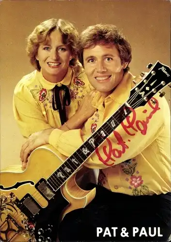Ak Sänger-Duo Pat & Paul, Gitarre, Autogramm